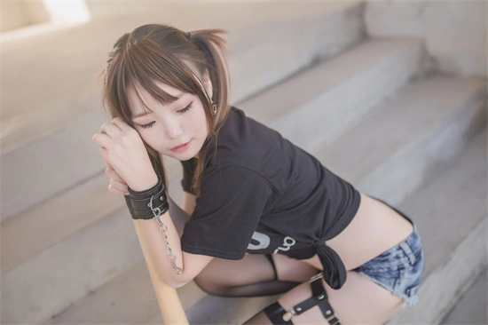 践踏癖 - 9945